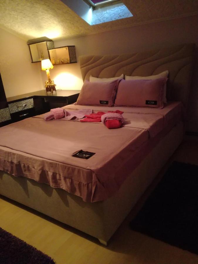 피로트 Apartman Gaga 아파트 외부 사진